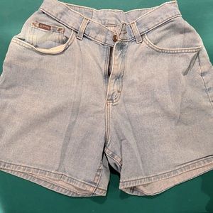 Highwaisted Jean shorts size 30-32 waist